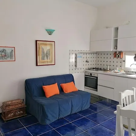 Apartment Grazioso A Zona Pilastri Ischia